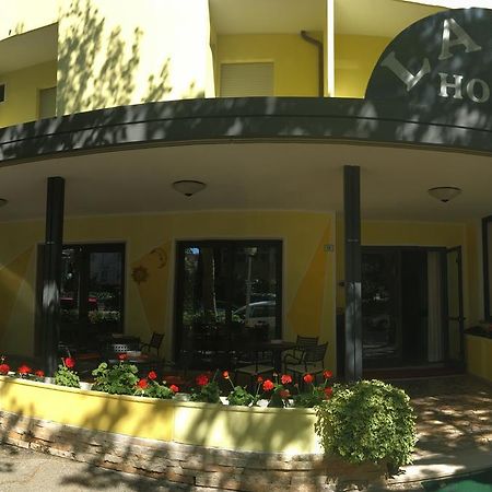 Hotel Laila Cesena Bagian luar foto
