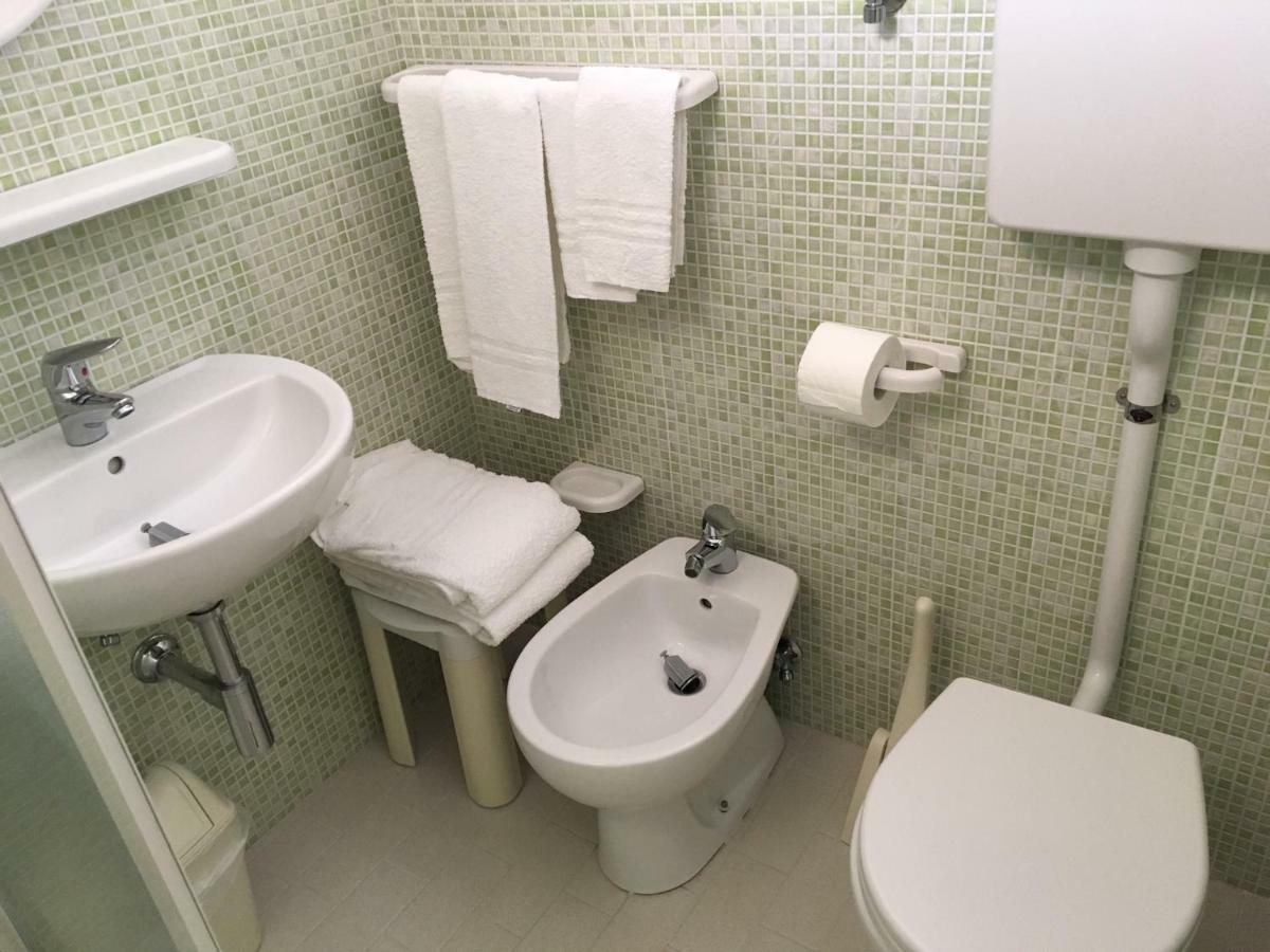Hotel Laila Cesena Bagian luar foto