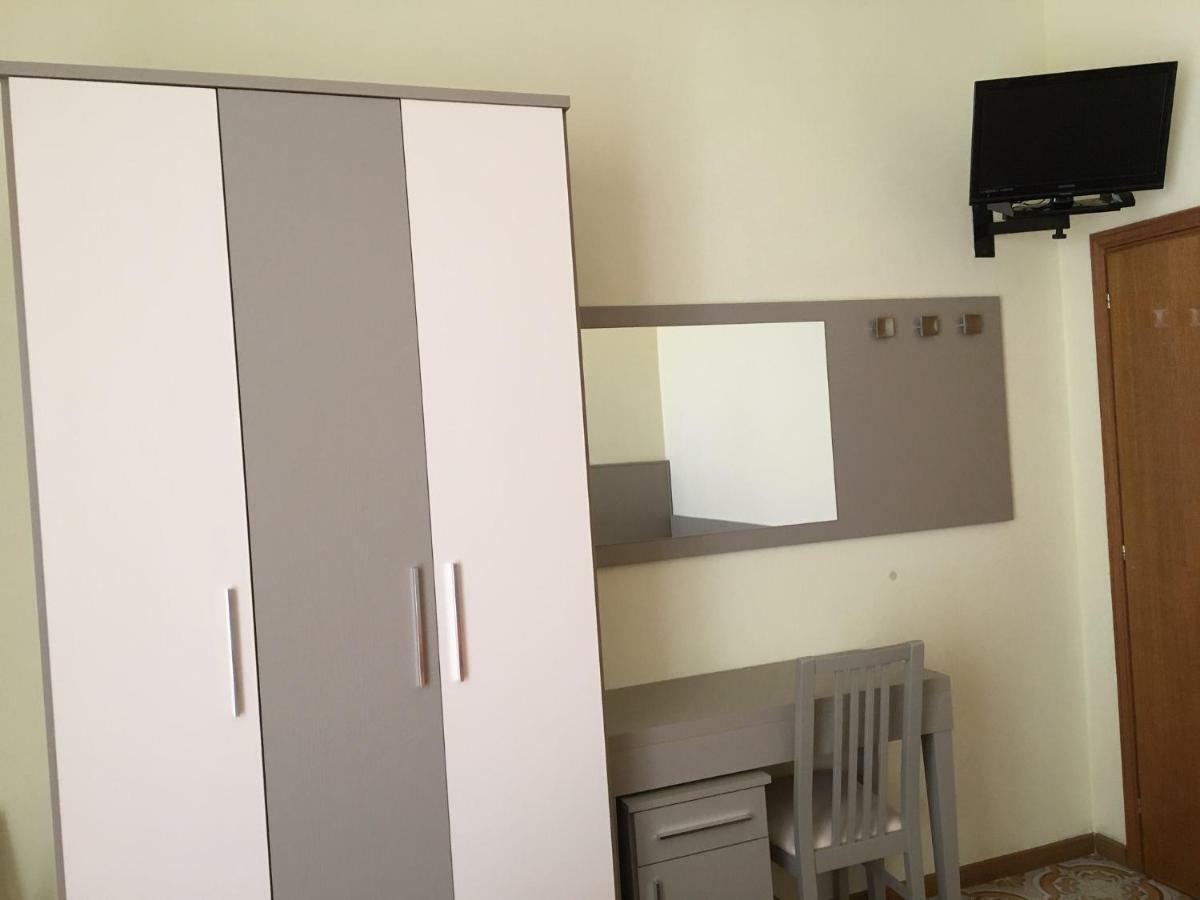 Hotel Laila Cesena Bagian luar foto