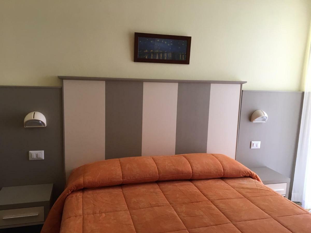 Hotel Laila Cesena Bagian luar foto